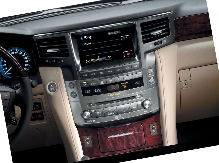  Lexus LX570 2008 года  (фото 38 из 221)